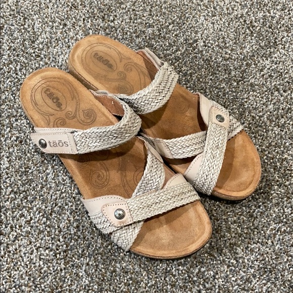 Taos Sandals - Picture 1 of 3